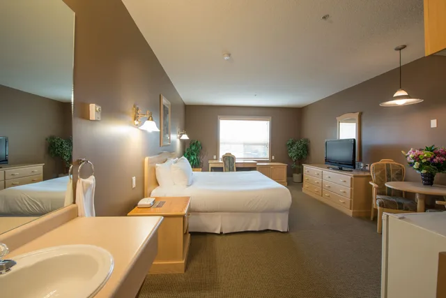 غرفة تنفيذية بسرير كينج، Podollan Inn Fort McMurray 4/7