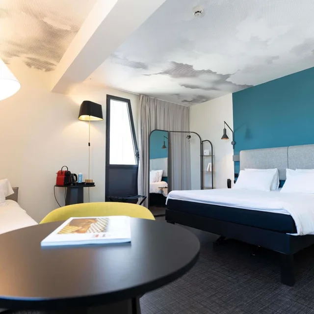 Adjoining, Standard, Double Bed، Ibis Marseille Centre Euromed 3/5