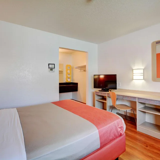 1 Full Bed، Motel6 Southington, CT - Hartford 8/10