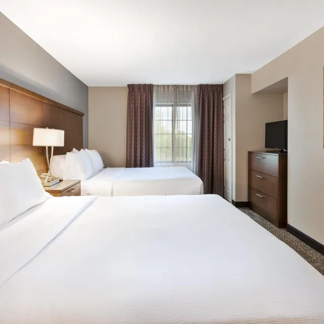 جناح بغرفتي نوم لذوي الإعاقة، STAYBRIDGE SUITES KALAMAZOO 1/7