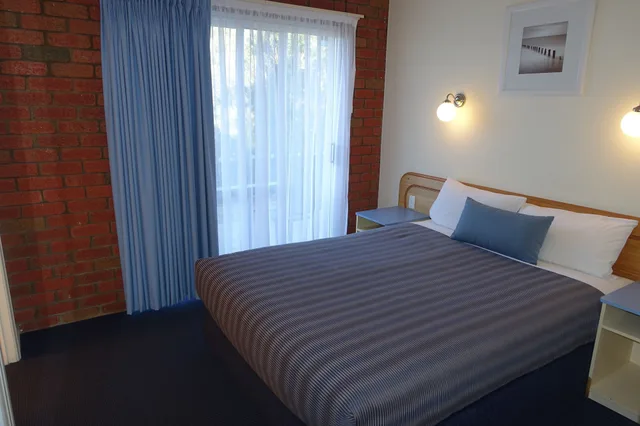 Spa, Queen and Twin Beds، Torquay Tropicana Motel 1/4