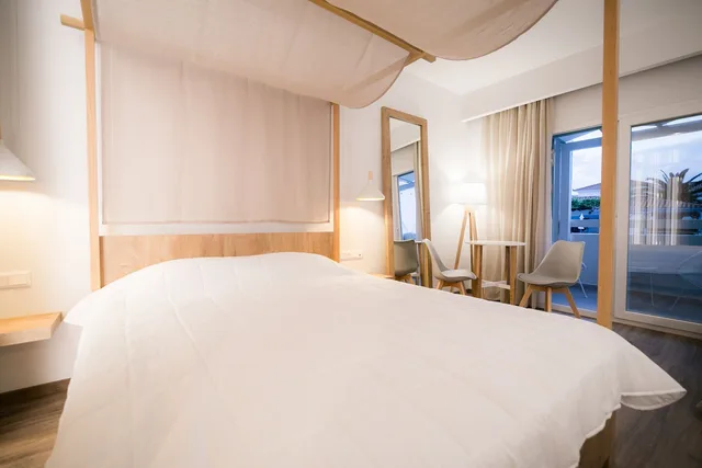 Deluxe, Studio, Queen Bed, SUNRISE VILLAGE 5/10