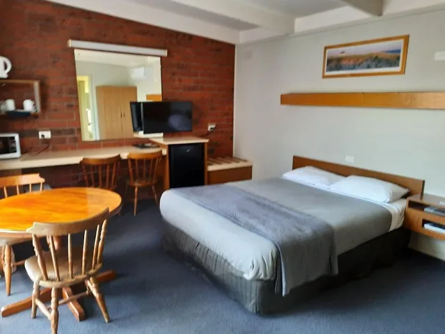 غرفة عائلية بسرير بطابقين، THE ABBOTSWOOD MOTOR INN 1/2
