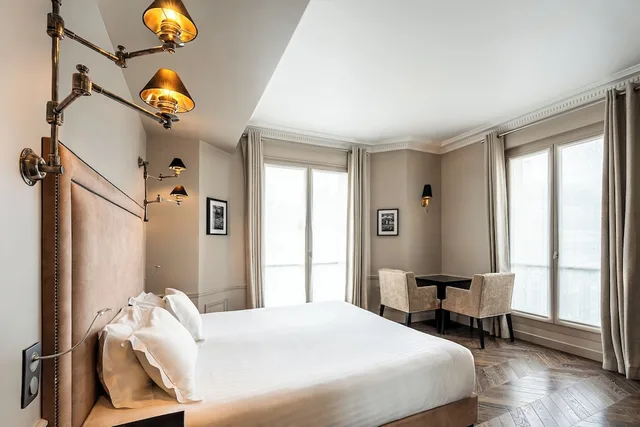 غرفة ديلوكس بسرير مزدوج أو سريرين منفصلين بإطلالة على المدينة بشرفة، Perreyve Hotel 4/9