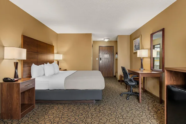غرفة بسرير كينج، Quality Inn & Suites Manistique, MI 6/10