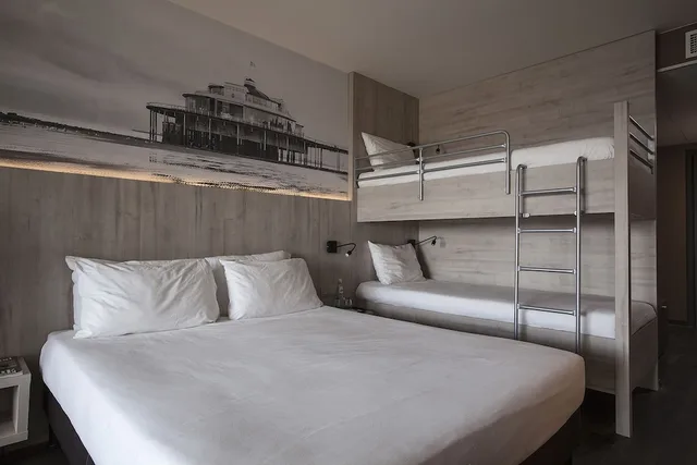 غرفة عائلية بسرير مزدوج وسريرين منفصلين، Mercure Blankenberge Station 4/8