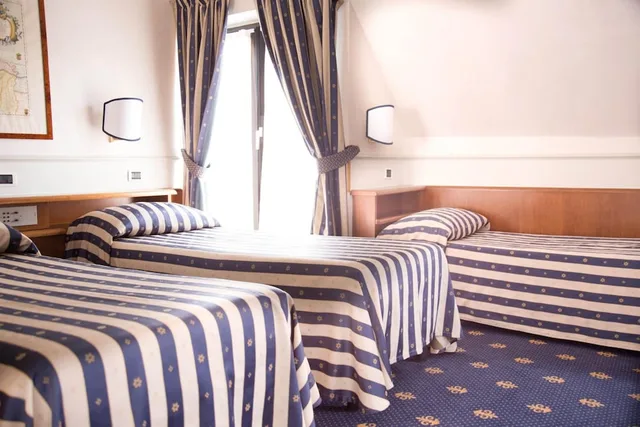 Room, Triple, 1 Double and 1 Single Bed, Flora Hotel Milan 4/10