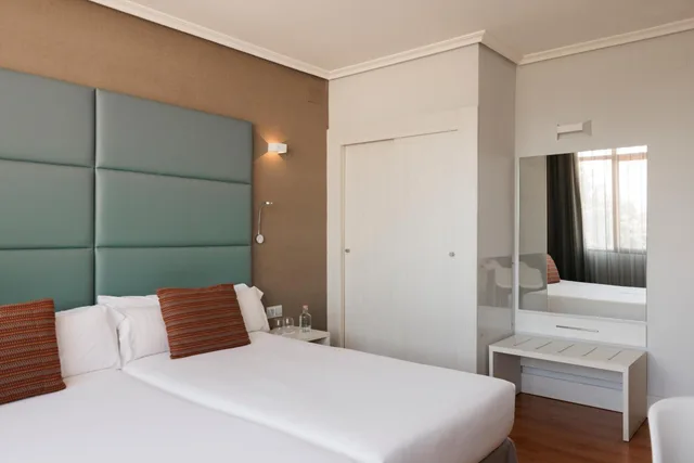 غرفة بسرير مزدوج أو سريرين منفصلين، Hotel Pax Guadalajara 1/10