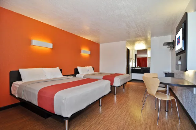 Standard, 2 Queen Beds, Smoking, Motel6 Willows, CA 2/9