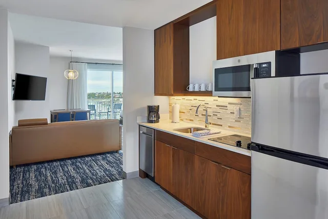 Studio, 2 Queen Beds, Bay View, Sofa, Balcony، Residence Inn St. Petersburg Tierra Verde 4/9