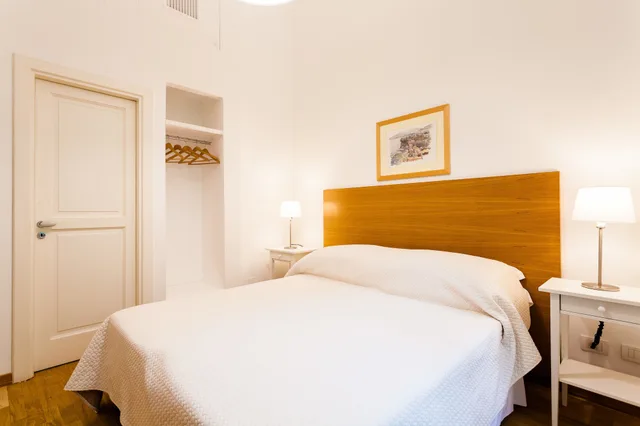 جناح بسرير كوين مع أريكة، Corso Italia Suites 2/9
