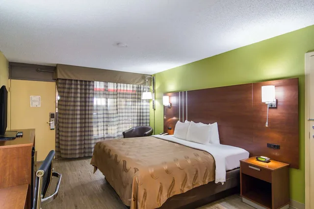 غرفة بسرير كينج، Stayable Suites Jacksonville West 2/3