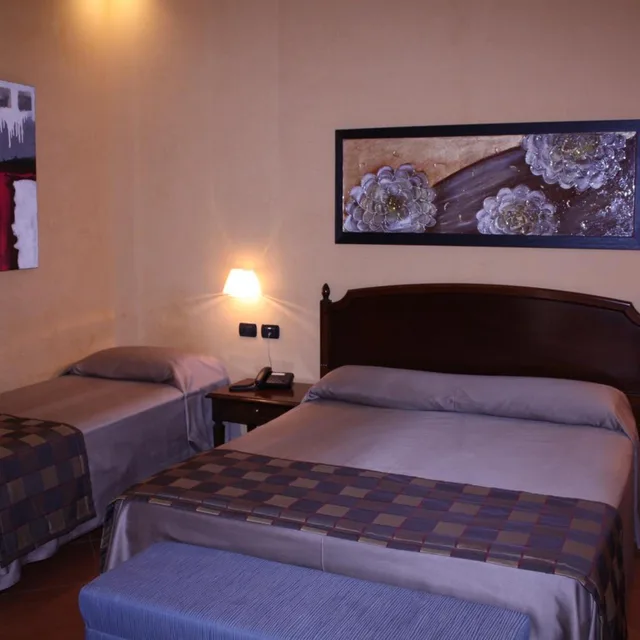 غرفة كلاسيكية ثلاثية، Artemis Hotel 4/8