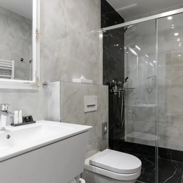غرفة عائلية بحمام مشترك، Grandhotel Brno 7/10
