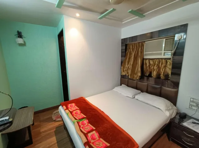 غرفة بسرير فردي، Hotel Broadway Colaba Mumbai 17/20