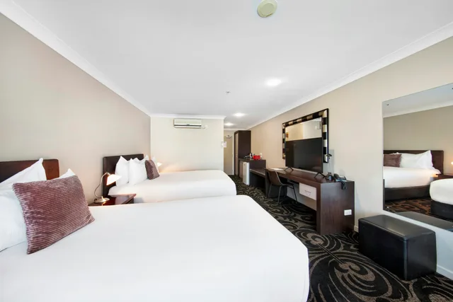 Superior, Single, 2 King Beds، Millennium Hotel New Plymouth Waterfront 2/3