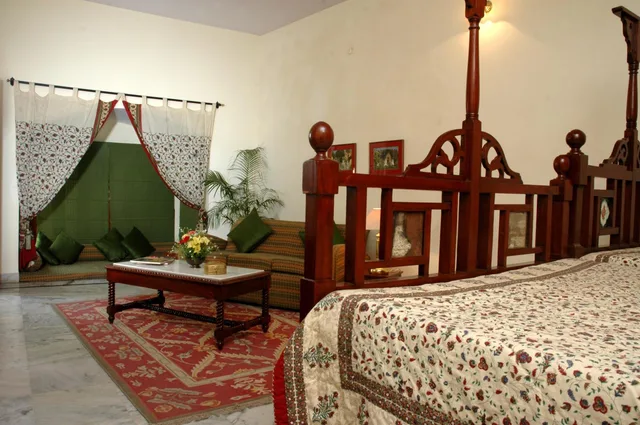 جناح بسرير مزدوج، Mandawa Haveli 3/4