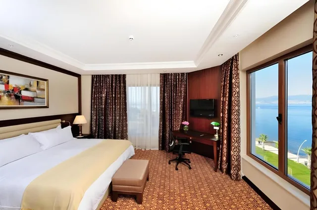 Junior Suite, King Bed, Wellborn Luxury Hotel 1/10