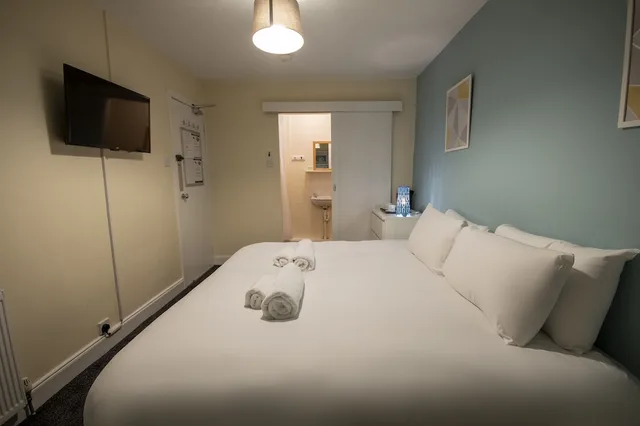 Basic, Double Bed, Irvine Riverside Guesthouse by Payman Club 9/10