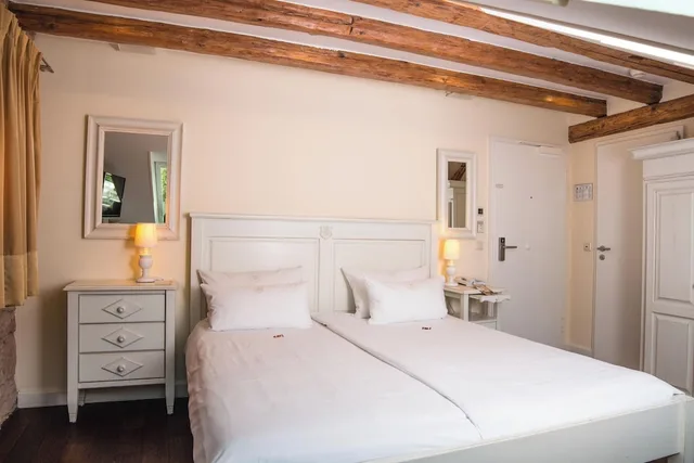 Superior, Queen Bed, Attic, Hotel Villa Marstall 2/5