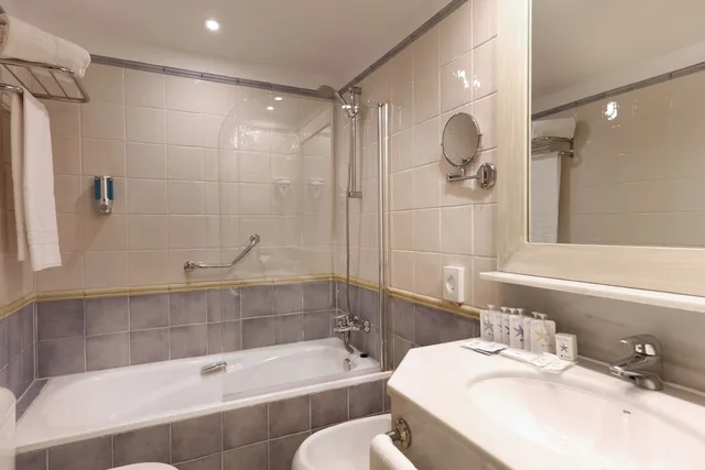 غرفة بسريرين منفصلين، Iberostar Waves Malaga Playa 9/10