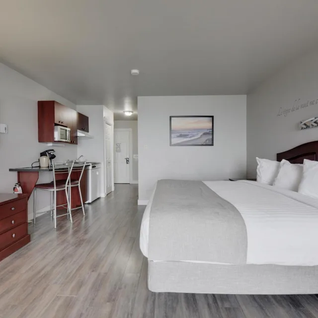 Pavilion, Standard, King Bed، Hotel Le Petit Manoir Du Casino 1/10