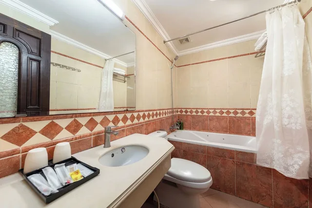 غرفة عائلية ثلاثية، Phoenix Palace 3/3