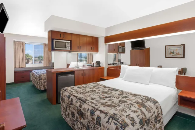 جناح استوديو بسريرين مزدوجين، Microtel Inn & Suites by Wyndham Wellton 1/2
