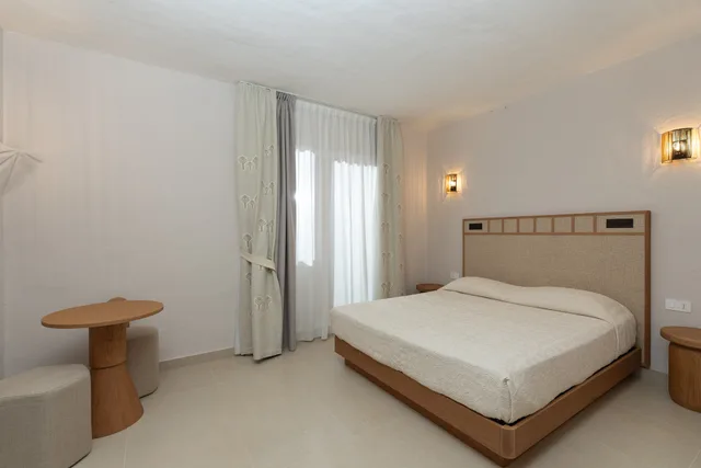 غرفة سوبيريور بسرير مزدوج بإطلالة على البحر، Myo Hotel Rocce Sarde 2/4