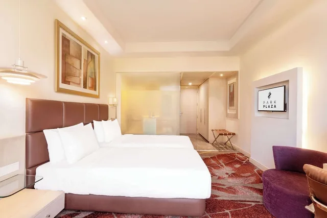 Deluxe, King Bed, Park Plaza Faridabad. 1/4