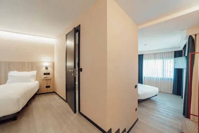 غرفة عائلية بسرير مزدوج وسريرين منفصلين، ABC HOTEL PORTO CAMPANHA 6/8