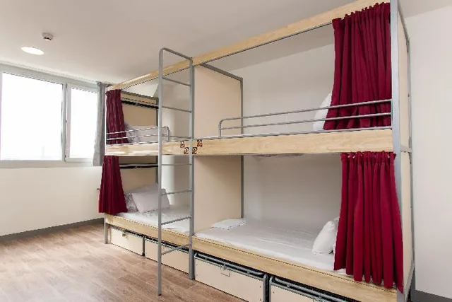 Private, 8 Beds, Shared Bathroom, St Christopher S Inn Paris Gare Du Nord 2/2