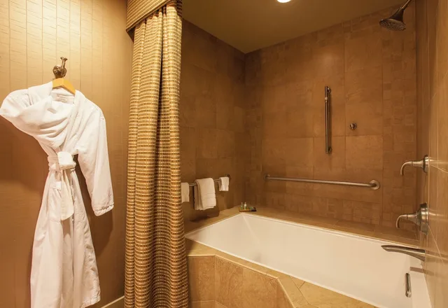 غرفة بسريرين كينج، Ventana Canyon Club and Lodge 3/3