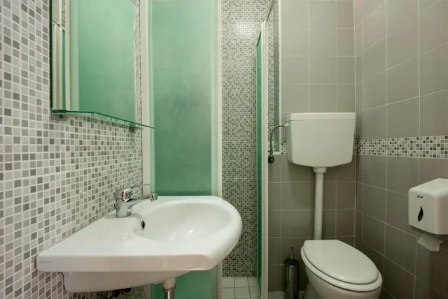غرفة مفردة، Hotel Scarlet 3/4