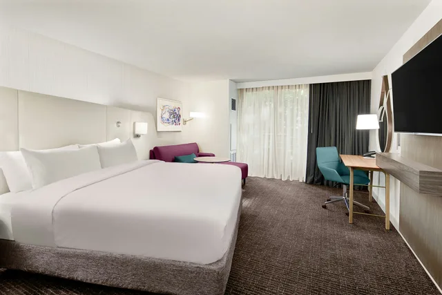 Worklife, Standard, King Bed، Crowne Plaza Atlanta Perimeter At Ravinia 1/4