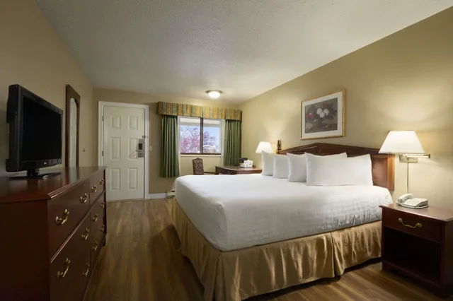 Efficiency, Queen Bed، Days Inn By Wyndham Vernon 2/3