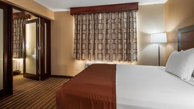 جناح بسرير كينج وسرير كوين مع أريكة، Best Western Post Inn 4/7