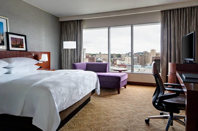 Grand, 2 Queen Beds, River View, JW Marriott Hotel Grand Rapids 3/4