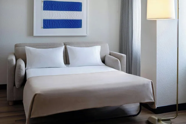 جناح جونيور بسرير كينج، Renaissance Fort Lauderdale Marina Hotel 1/3