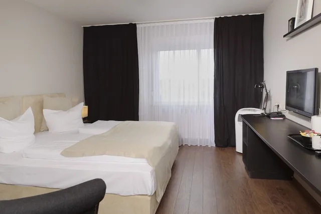 غرفة سوبيريور بسرير مزدوج، TRYP by Wyndham Bremen Airport 1/3
