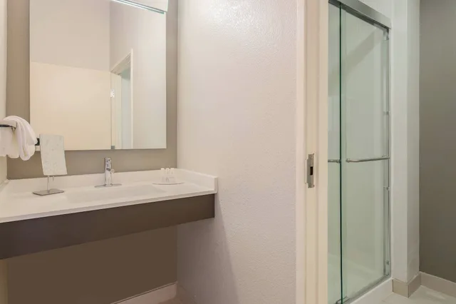 غرفة بسريرين كوين، Courtyard by Marriott Monroe 3/4