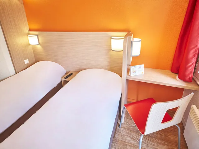 غرفة قياسية بسريرين منفصلين، Hotel Premiere Classe Melun Senart Vert Saint Denis 2/2