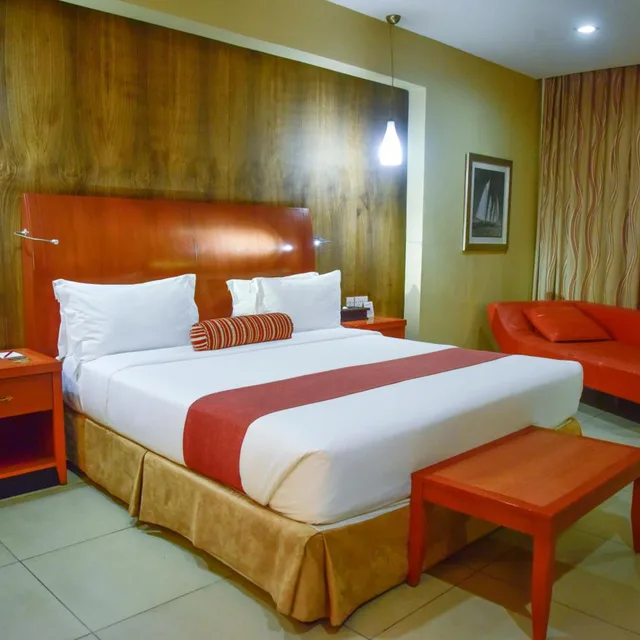 غرفة سوبيريور بسرير كينج بإطلالة على البحر، Harbour View Suites 6/10