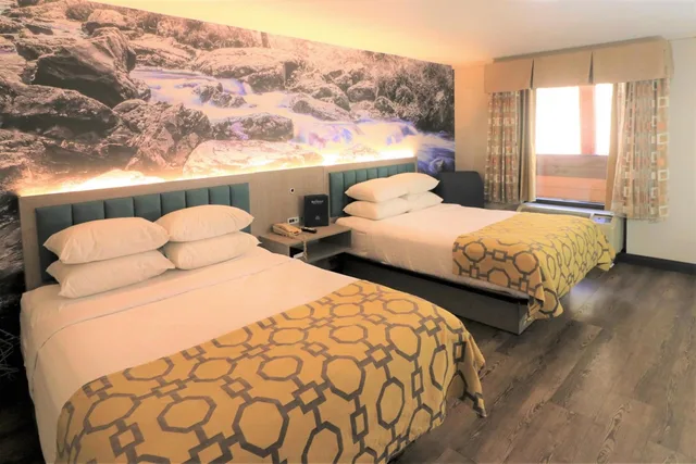 غرفة بسريرين كوين، Baymont By Wyndham Gatlinburg On The River 2/9