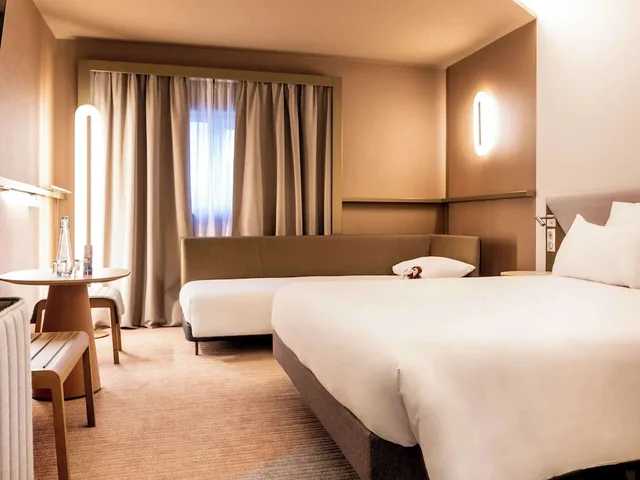 غرفة عائلية بسرير مزدوج وسريرين منفصلين، Novotel Paris Orly Rungis 3/7