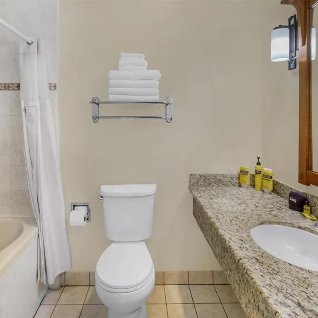 جناح بسرير كينج بجاكوزي، Best Western Plus High Country Inn 4/6