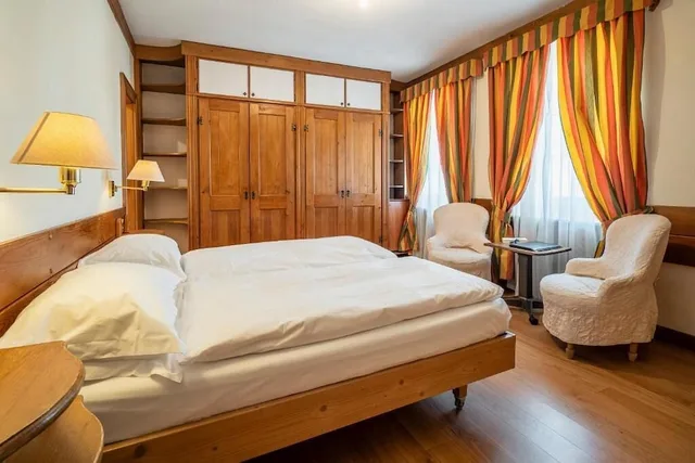 غرفة سوبيريور بسرير كينج بإطلالة على الجبل بشرفة، PARC HOTEL VICTORIA CORTINA 3/7