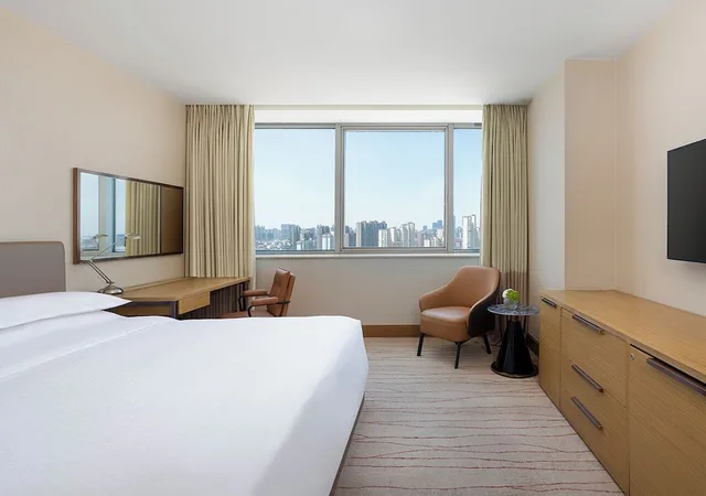 غرفة بسرير كينج في طابق مرتفع، Four Points By Sheraton Shanghai Daning 2/9