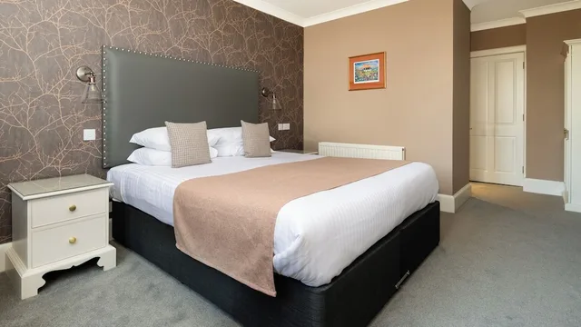 غرفة سوبيريور ثلاثية بسرير مزدوج وسرير فردي، Sunbank House Hotel 6/7