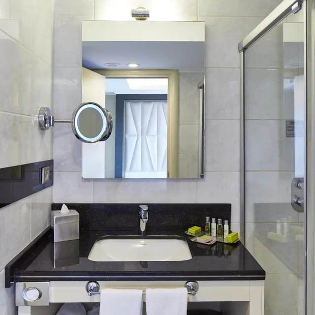 Room, Single, Doubletree By Hilton Hotel Izmir Alsancak 26/28